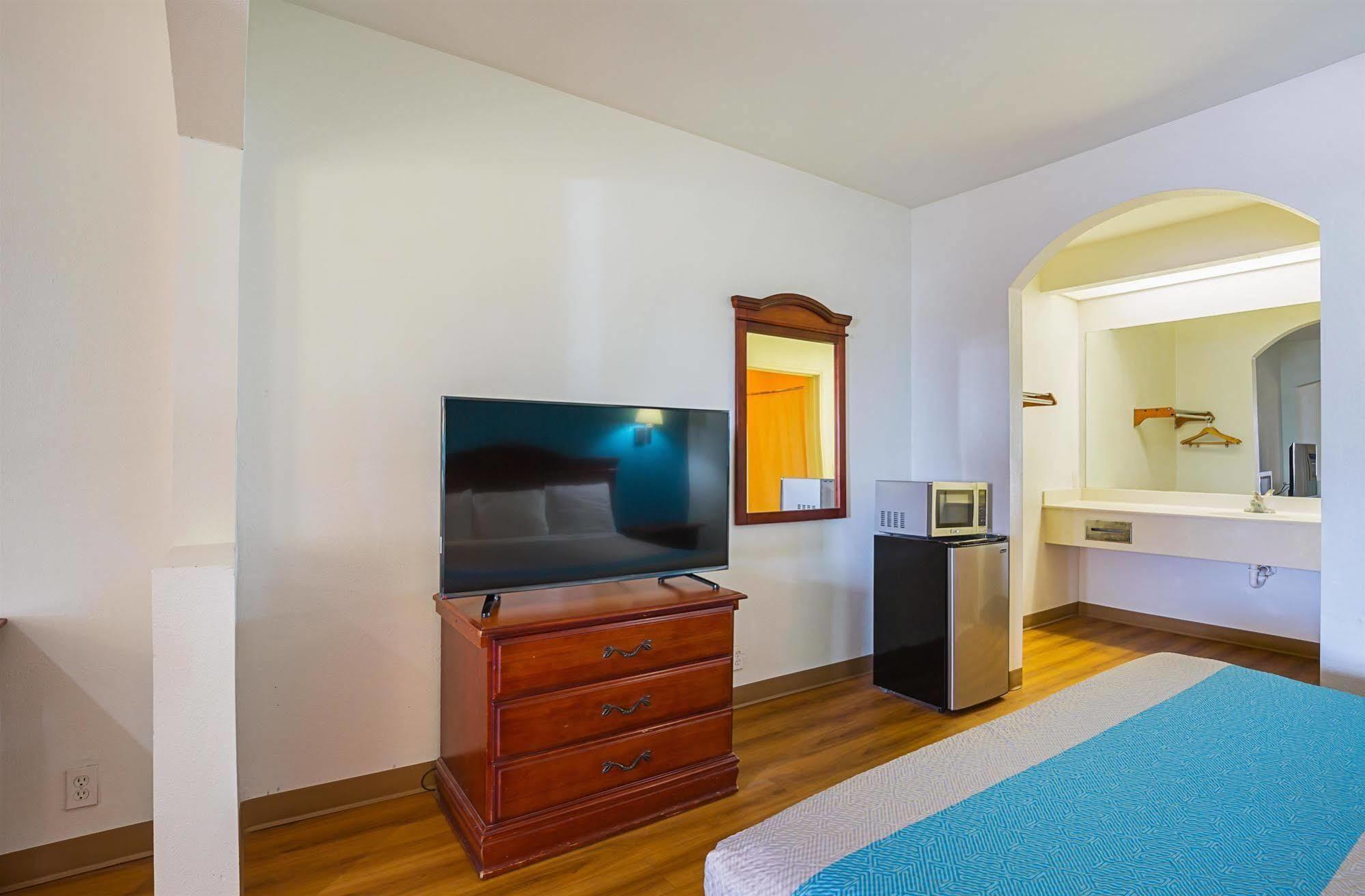 Island Inn By Oyo Galveston Beach, Tx Екстер'єр фото